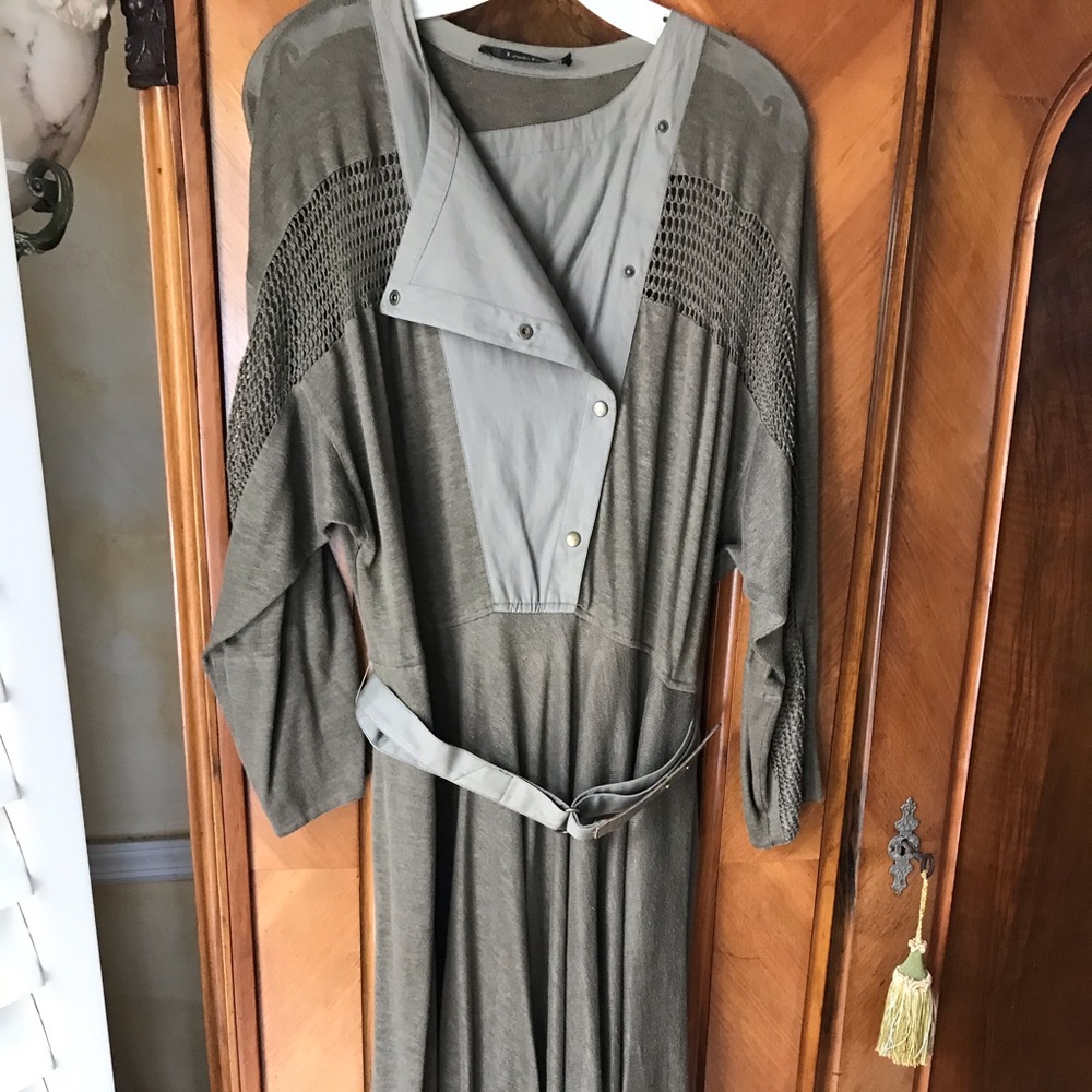 Louis Feraud linen dress.unique style. Front snap. Mesh detail.